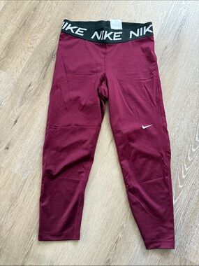 Nike Burgundy Athletic capri length Leggings with Black Logo Waistband